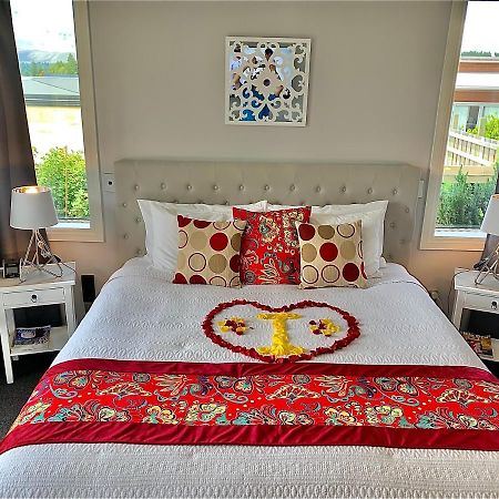 Tekapo Heights Villa เลคเทคาโป ภายนอก รูปภาพ
