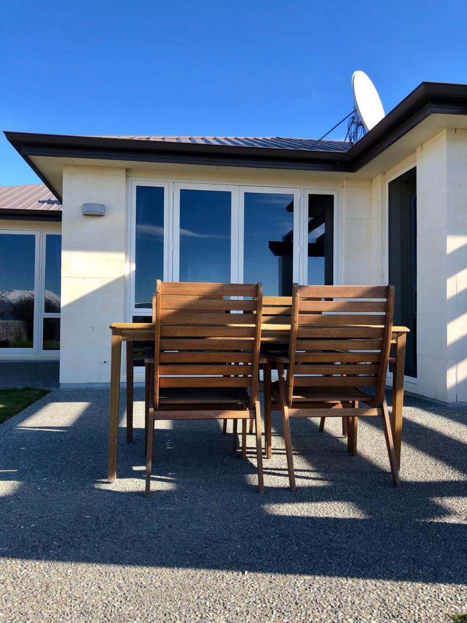 Tekapo Heights Villa เลคเทคาโป ภายนอก รูปภาพ