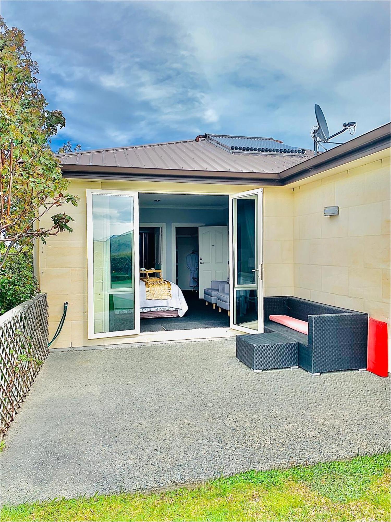 Tekapo Heights Villa เลคเทคาโป ภายนอก รูปภาพ